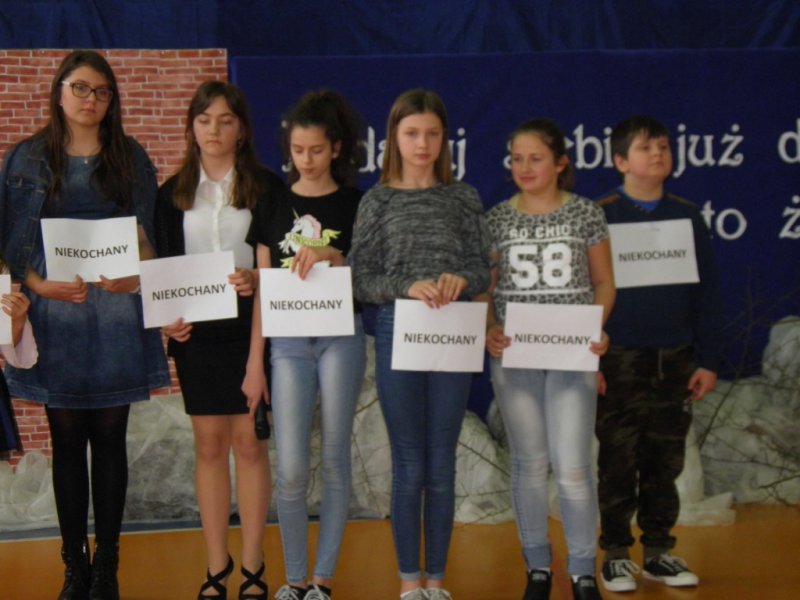 Przedstawienie "Niekochany"